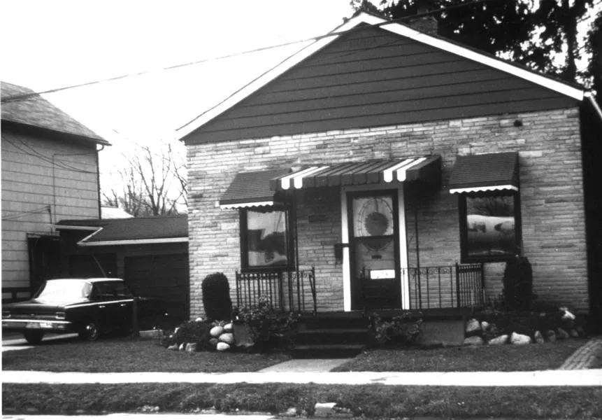 Photo credit: PG F 358, Ivey Family London Room, Glen Curnoe, 1988