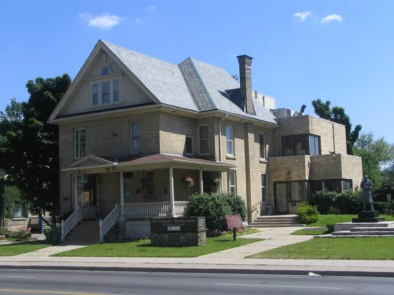 banting house from the outside