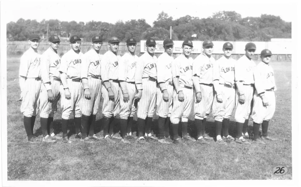 Black and white photograph of the London Tecumsehs baseball team 