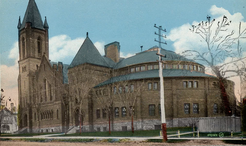 A colourized photograph of the Metropolitan United Church Sanctuary